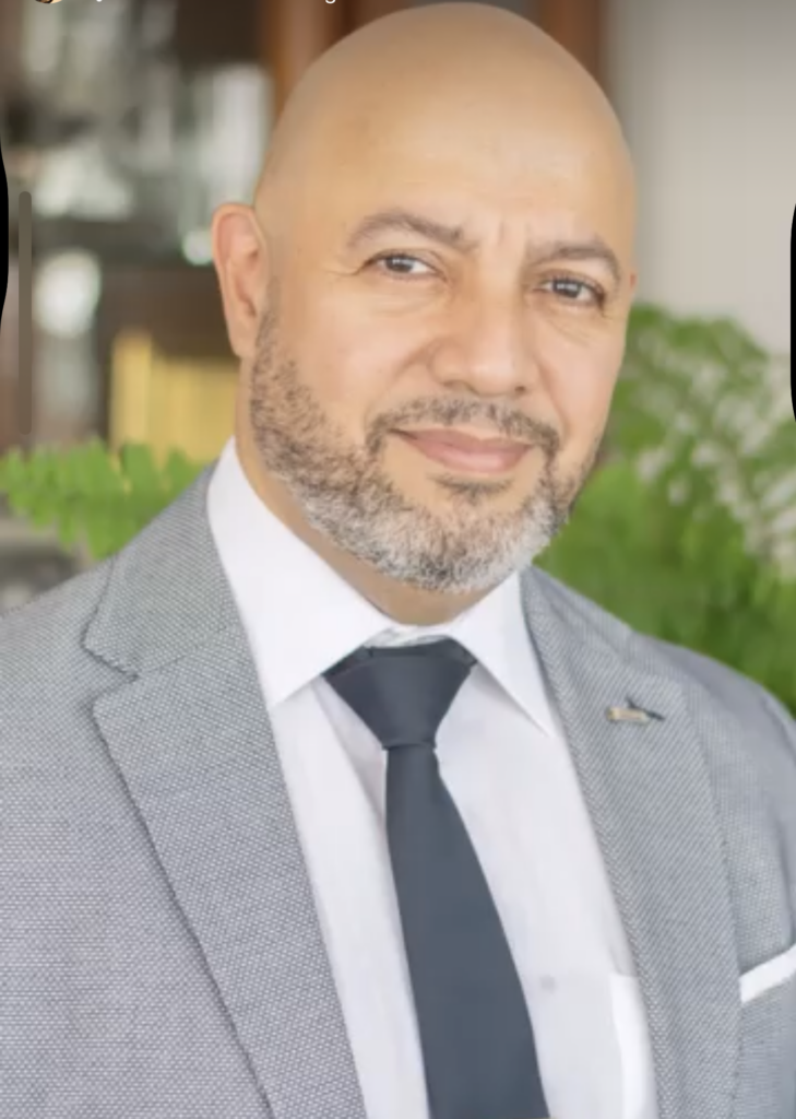 Dr. Andrés Andrade